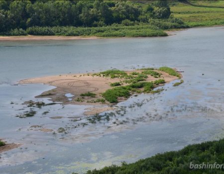МЧС предупредило об опасном обмелении реки Белой