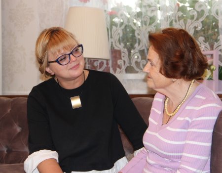 Чужих стариков не бывает: жительница Башкортостана приняла в семью свою бывшую учительницу