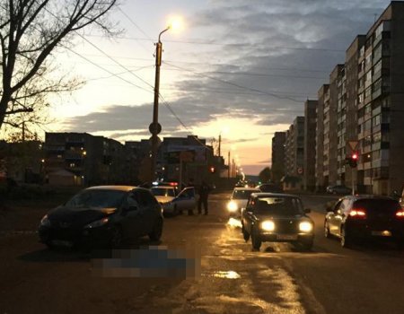 Перебегала на красный: в Башкортостане под колесами автомобиля скончалась женщина