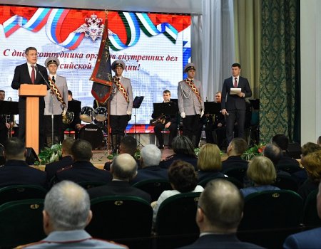 Радий Хабиров поздравил сотрудников органов внутренних дел с профессиональным праздником
