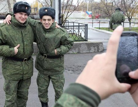 В России отслужившим срочникам запретят соцсети