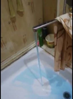 В Башкортостане жильцы дома, где текла голубая вода, сообщили об изменении ситуации
