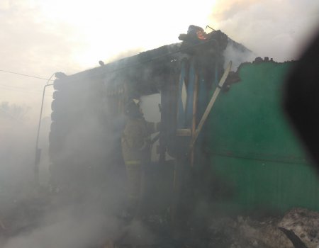 В Башкортостане при пожаре в бревенчатом доме погиб 3-летний ребенок