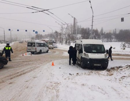 В Уфе при столкновении двух микроавтобусов пострадали четыре пассажира