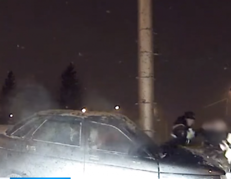 В Башкортостане лихач, удирая от погони, врезался в столб - ВИДЕО