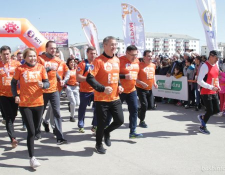 Радий Хабиров возглавил колонну участников сибайского марафона «Аструм»