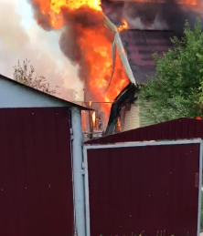 Крупный пожар в Уфе: ликвидировано открытое горение в частном секторе под Белым домом