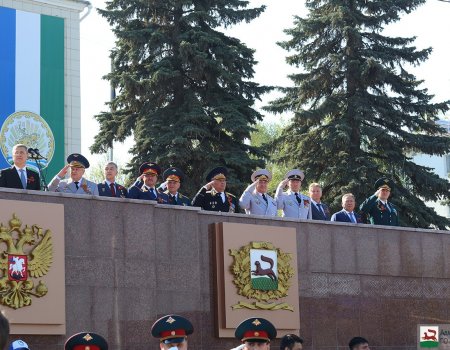 День Победы Уфа встретила беспрецедентным по масштабу праздничным парадом