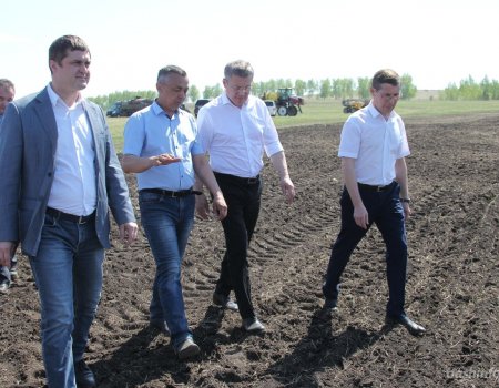 Аграрии Башкортостана День Победы встречают ударным трудом на полях