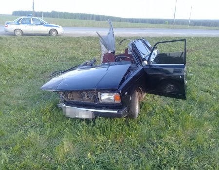 На трассе в Башкортостане водитель «семерки» врезался в грузовик