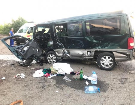 Под Уфой произошла массовая авария: погиб водитель микроавтобуса
