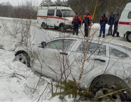 В Белорецком районе Башкортостана автомобиль съехал в кювет, пассажир погиб