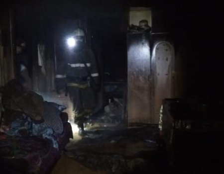 В Башкортостане спасатели нашли в горящем доме тело женщины