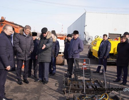 В Уфе Радий Хабиров поручил организовать работу по ремонту дорог