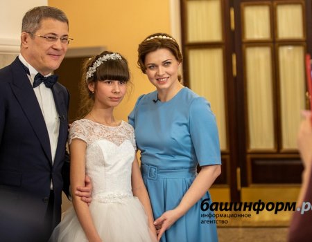 Радий Хабиров посетил «Бал маленьких принцесс» в оперном театре в Уфе