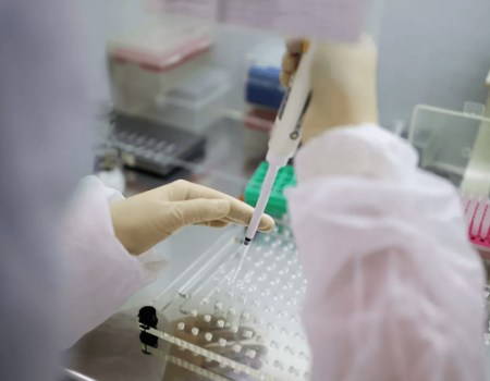 Роспотребнадзор начал испытания вакцины против нового коронавируса