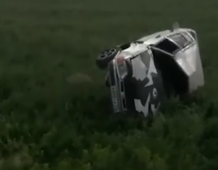 В Башкортостане пьяный водитель на легковушке улетел в кювет, пассажирка погибла на месте