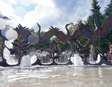 В Уфе официально открылся восстановленный фонтан «Танцующие журавли»