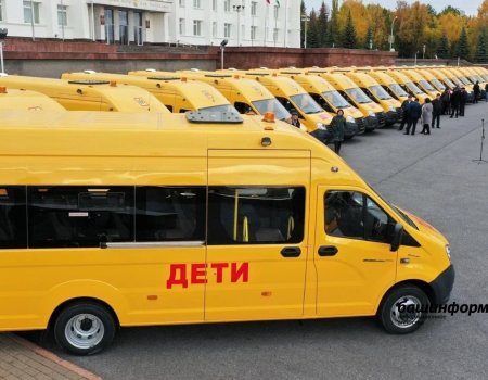 Регионы России получат новые школьные автобусы и машины скорой помощи