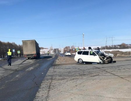 Житель Башкортостана на «Ладе Приоре» не уступил дорогу грузовику