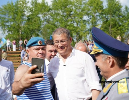 Глава Башкирии поручил ежегодно проводить день ВДВ в парке «Патриот»