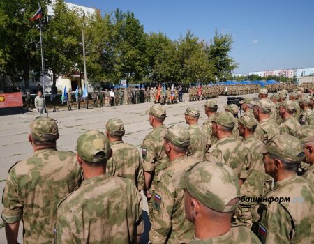Радий Хабиров посетил площадку боевого слаживания мотострелкового полка «Башкортостан»