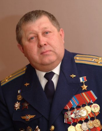 Герой России из Башкирии Владимир Алимов поздравил земляков с Днем Республики
