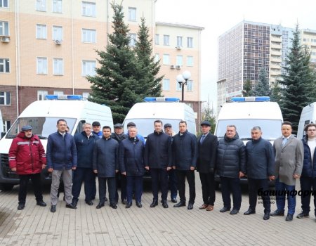 Больницы Башкортостана получили 10 автомобилей скорой медицинской помощи