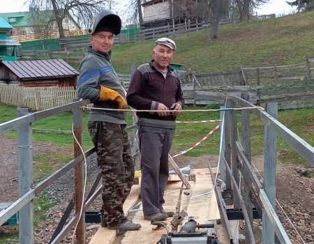 Жители одного из районов Башкортостана отремонтировали мост в родном селе