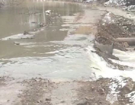 В Бурзянском районе Башкирии для ремонта затопленного моста ждут снижения уровня реки