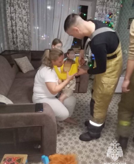 В Башкирии полуторагодовалый малыш застрял головой в горшке