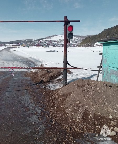 В Башкирии закрыли ледовую переправу между селами Караидель и Абызово