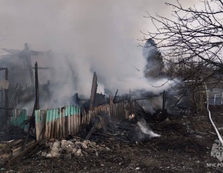 В Башкирии мужчина сильно обгорел при пожаре в частном доме