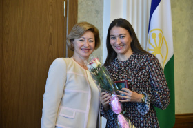 В Правительстве Башкортостана наградили многодетных матерей