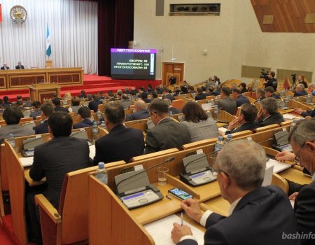 Рустэм Хамитов обозначил задачи, стоящие перед комитетами Госсобрания Башкортостана