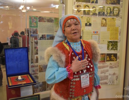 В Башкортостане сэсэния записала благословение Радию Хабирову