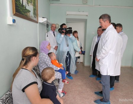 Радий Хабиров назвал нехватку специалистов в сельской поликлинике «типичной картиной»