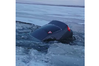 ВИДЕО: Житель Башкортостана утопил машину в водохранилище