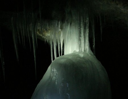 В Башкортостане благоустроили территорию Аскинской ледяной пещеры