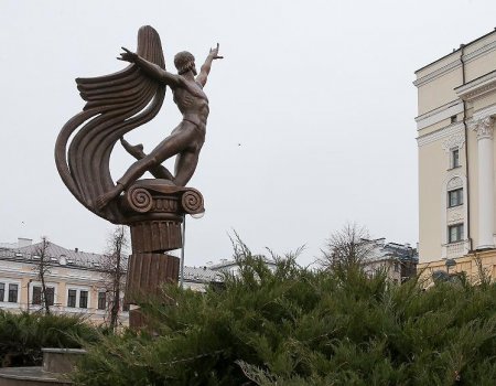 Памятник Рудольфу Нурееву официально открыли в Казани