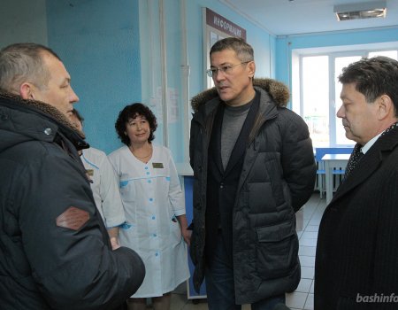 Радий Хабиров в ЦРБ Месягутово акцентировал внимание на раннюю диагностику онкозаболеваний