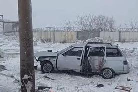 В Башкортостане авто врезалось в электроопору: водитель жив, его супруга погибла