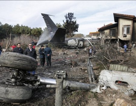 В Иране потерпел крушение самолет "Боинг-707"