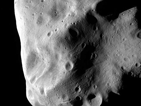 Российские ученые предупредили об угрозе столкновения Земли с астероидом