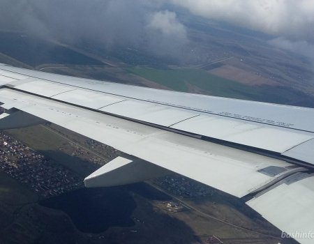 Пассажир самолета Сургут - Москва во время полета потребовал изменить маршрут - СМИ