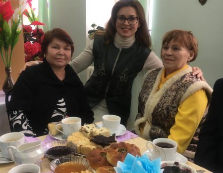 Постояльцы Архангельского дома престарелых образуют семьи и занимаются любимым делом