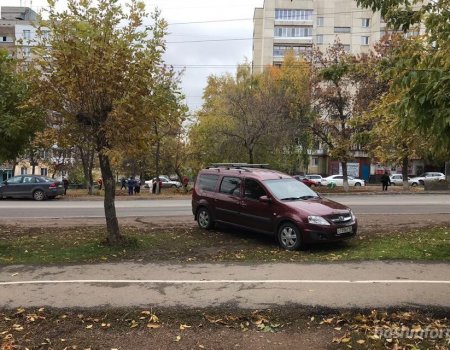 В Башкортостане закон о штрафах за парковку на газонах могут доработать