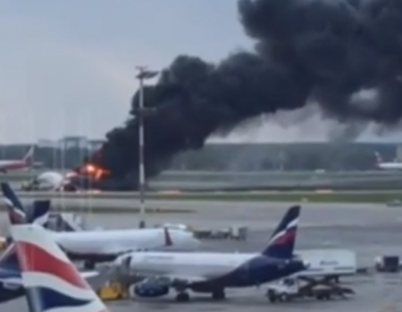 Катастрофа в Шереметьеве: бортпроводник погиб, спасая пассажиров из горящего самолета