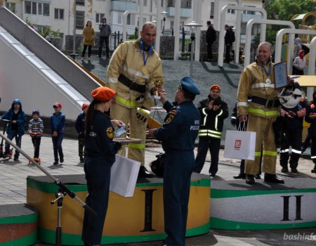 В Уфе прошли соревнования пожарных и спасателей по скоростному подъему на 33-й этаж