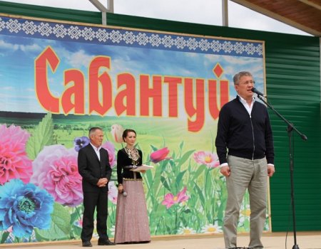 Радий Хабиров поздравил жителей Баймакского района с окончанием весенних полевых работ